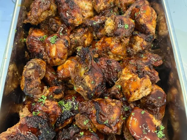 Sajian ayam untuk buffet